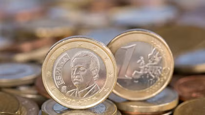 Italia: Bắt giữ nhóm làm tiền xu euro giả
