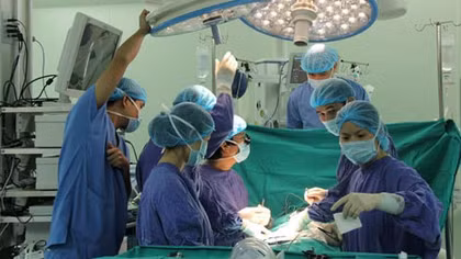 Bệnh khớp hoành hành khi chuyển mùa