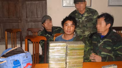 BĐBP bắt đối tượng vận chuyển 20 bánh heroin