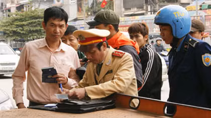 Từ 1/1/2015, xử phạt xe ôtô không chính chủ