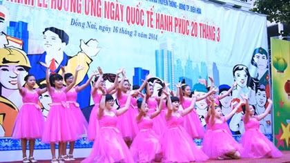 Tổ chức "Tuần lễ hạnh phúc" gắn với kỉ niệm 40 năm Bắc - Nam sum họp một nhà