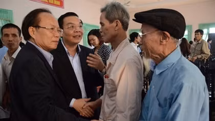 Bộ trưởng Văn hóa thị sát tại nơi có lễ hội ‘đập trâu’