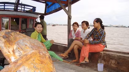 Đội quân tóc dài trên biển Tây