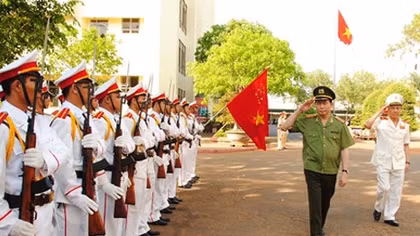 Bộ trưởng Trần Đại Quang thăm và làm việc tại Công an Đắk Lắk