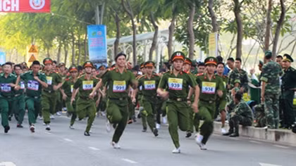 Chạy việt dã ‘Vì an ninh Tổ quốc’