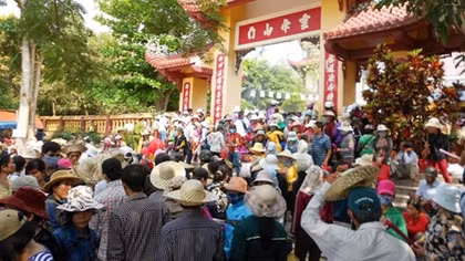 Chen chân tại ngôi chùa linh thiêng nhất đất Võ