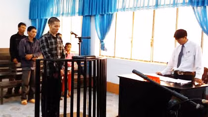 Rủ bé gái 9 tuổi đi hái măng rồi giở trò đồi bại