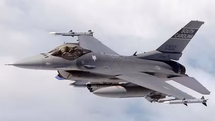 Phân tích khả năng ‘giáp mặt’ giữa Su-24 với F-16