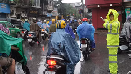 Cần nhiều giải pháp cấp bách trong việc chống ùn tắc 