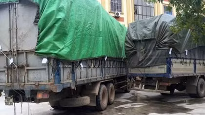 Phát hiện 3 xe tải chở 100 tấn hàng hóa nghi vấn