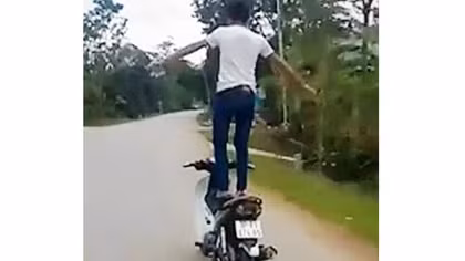 Xử lý nghiêm đối tượng "làm xiếc" trên đường