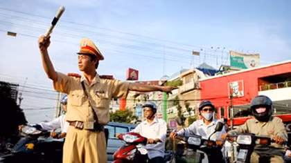 Phân luồng giao thông thi công nút giao thông Bưởi