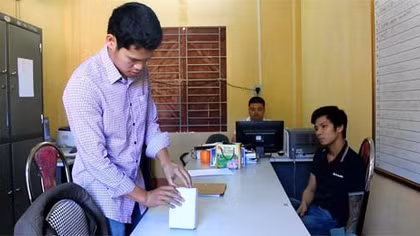 'Ôm' 14.000USD đi mua hộ 2 bánh heroin