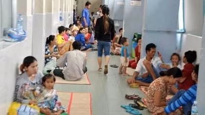Viện Nhi 'ngợp thở' bệnh nhân gia tăng đột biến