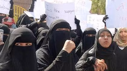'Qúy bà Al Qaeda' bật khóc khi tuyên án