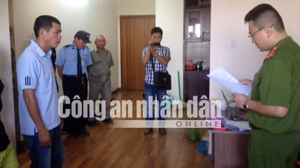  Triệt phá ổ nhóm nghe lén điện thoại của 'những người ngoại tình'