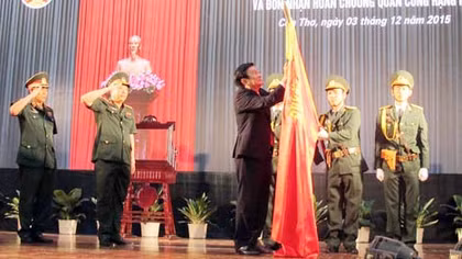 Chủ tịch nước dự Lễ kỷ niệm 70 năm Ngày truyền thống LLVT Quân khu 9