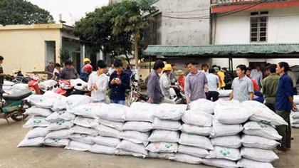 Đề nghị làm rõ khuất tất trong việc hỗ trợ phân bón cho hộ nghèo