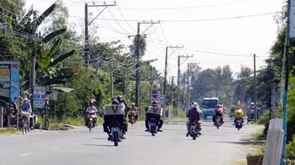 Những 'hung thần' chở thuốc lá lậu