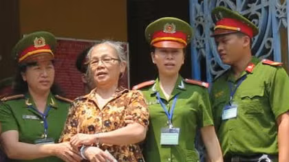 Tuyên truyền luận điệu trái pháp luật, 3 phụ nữ phải hầu tòa