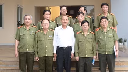 Chuyện chưa kể phía sau những chiến công 