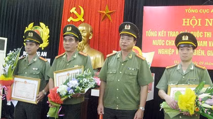 Tổng cục An ninh trao giải cuộc thi viết 'Tìm hiểu Hiến pháp nước CHXHCN Việt Nam'