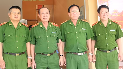 Hàng nghìn thư khen, lời chúc mừng gửi tới lực lượng phá án