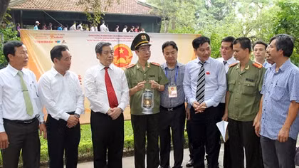Lễ xin lửa truyền thống từ Khu di tích Chủ tịch Hồ Chí Minh 