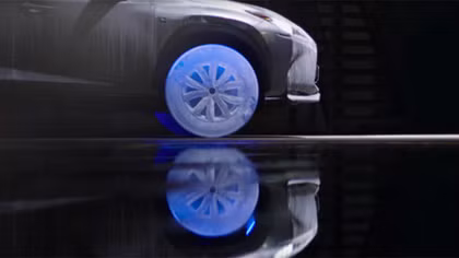 Lexus tuyên bố sản xuất bánh xe ô tô làm bằng băng đá