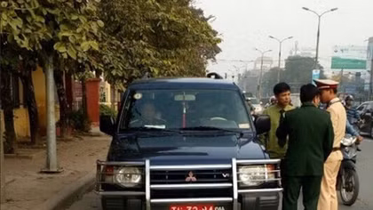 Sẽ xử lý nghiêm xe biển xanh, biển đỏ vi phạm giao thông