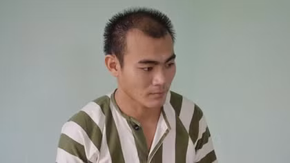 Mang hung khí đi trả thù chém nhầm người khác
