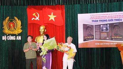 'Một nén hương thơm vạn tấm lòng'