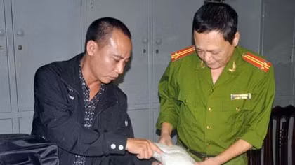 Triệt phá tận gốc đường dây mua bán ma túy đá, thu 1.000 viên thuốc lắc và 2,5kg ma túy đá
