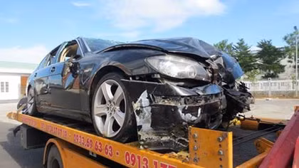 Xác định người tông xe BMW vào tổ dân quân