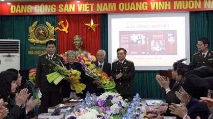 Hồi ký ‘Không thể mồ côi’: Không ai được phép quên quá khứ