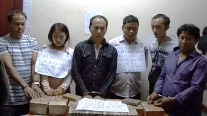 Bắt vụ vận chuyển 92 bánh heroin