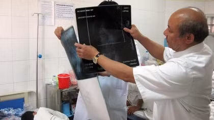 Bỏ quy định 'ngực lép, chân ngắn, nhẹ cân' không được lái xe