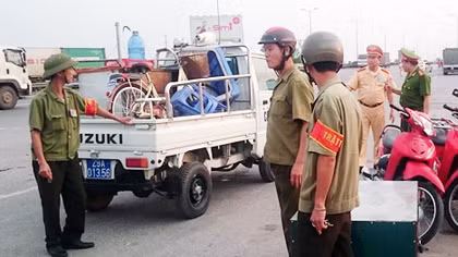 Vi phạm trên đường vành đai 3: Thấy Công an là chạy