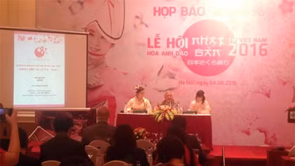 Lễ hội hoa anh đào được tổ chức tại Hoàng thành Thăng Long