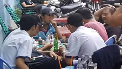 Lạc vào thế giới cần sa “áo trắng”