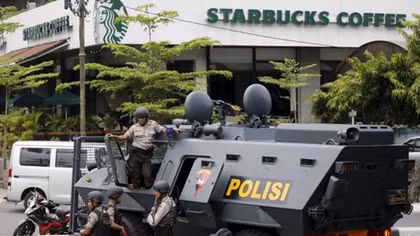Indonesia truy lùng kẻ khủng bố, IS nhận trách nhiệm