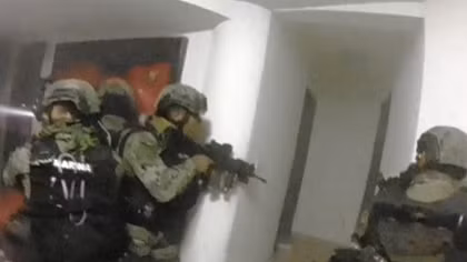 Trùm ma túy El Chapo lại suýt trốn thoát bằng một đường hầm