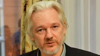 Julian Assange sẽ bị thẩm vấn tại London