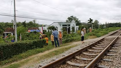 Truy tặng “Huân chương dũng cảm” cho thanh niên quên mình, cứu người trên đường sắt 