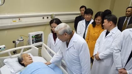 BV Hữu Nghị đón nhận danh hiệu Anh hùng Lao động