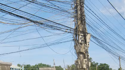 Bị điện giật, một công nhân bỏng nặng