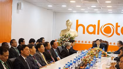 Chủ tịch nước Trương Tấn Sang thăm Công ty Halotel