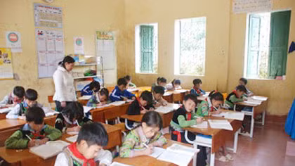 Nữ giáo viên cắm bản ở Pá Hu