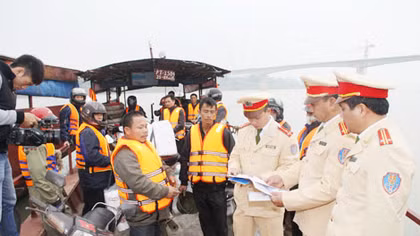 Chuyện thật như đùa: Hơn 90% phương tiện đường thủy "ngoài vòng pháp luật"