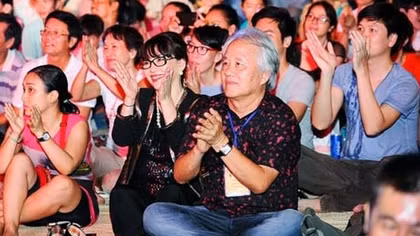 'Còn đây bão qua, còn đây giấc mơ'
